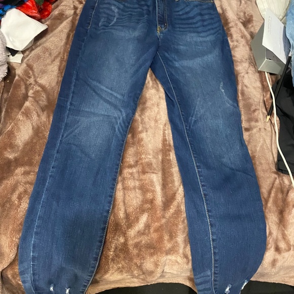 Selling jeans that don’t fit me! Sizes 9 to 11 prices $30 to 50 - Picture 7 of 7